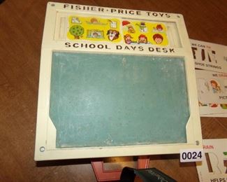c. 1972 Fisher-Price School Days Desk w/all magnet letters