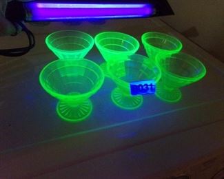 6 vaseline/uranium sherbert dishes