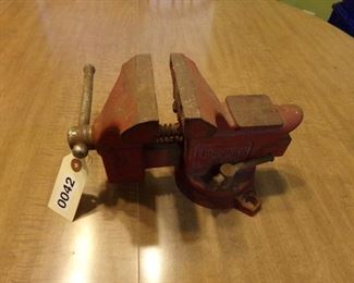 Companion 3.5in swivel vise