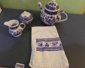 Churchill blue/white teapot creamer and sugar bowl