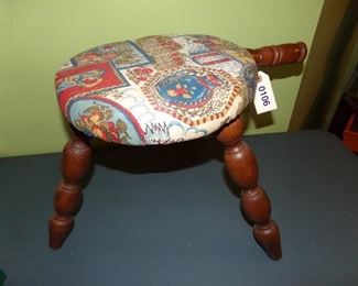 Antique style milking footstool
