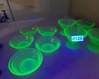 Vtg green vaseline/uranium glass block ribbed berry bowls and sherbert dishes
