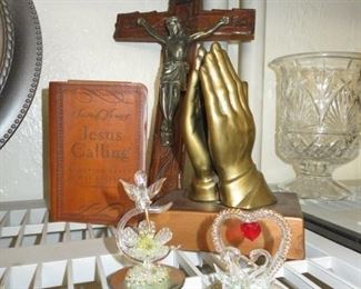 5 1/2" Wall Crucifix Mexico, Ceramic Praying Hands