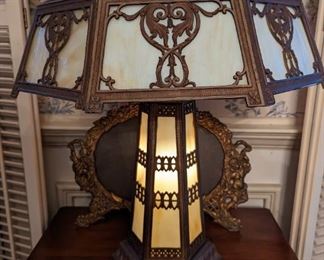 See?!? The base really does illuminate!