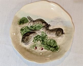 Choisy le Roi Rabbit plate, antique French Majolica Higgins & Seiter bunny scene.