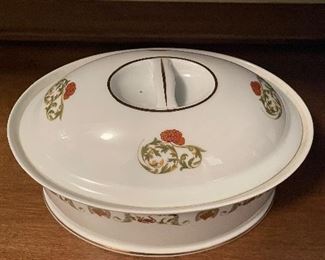 CH Field Haviland Limoges Mozart "Chantoung" Lidded Tureen. Photo 2 of 3. 