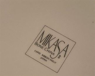 Mikasa Lidded Ribbon Holly Tureen & Platter. Photo 2 of 3. 