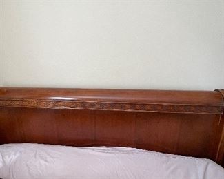 Vintage Queen Size Mahogany Sleigh Bed. Photo 1 of 2. 