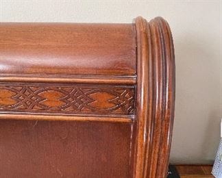 Vintage Queen Size Mahogany Sleigh Bed. Photo 2 of 2.