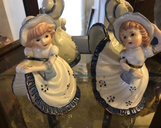 Porcelain figurines  (unbranded)