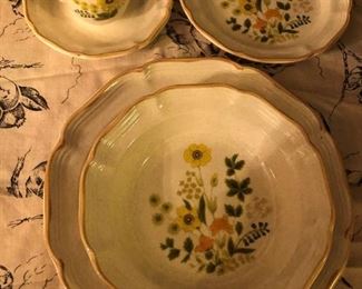 Mikasa Garden Club Fresh Floral - 5 piece place setting for 4.