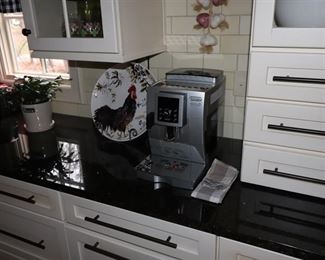 Delonghi Magnifica S Espresso Cappachino Machine - $650