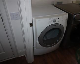 Samsug Electric Dryer Cannot be removed until a few days after the sale. $150