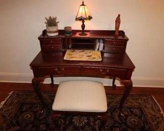 Thomasville Queen Ann Desk W/Matching Stool