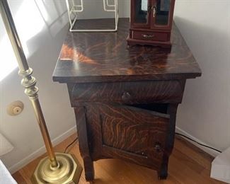 Tiger Oak nightstand (pristine condition)