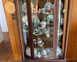 Clawfoot curio cabinet (curved wavy glass) 
