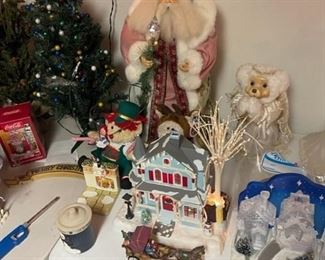 animated Santa<bears, and Christmas skating scenes 