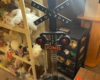 4-foot lighted Lionel crossing light 