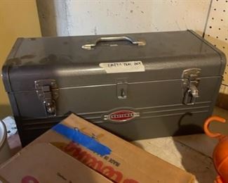 1960's Craftsman toolbox (like new )