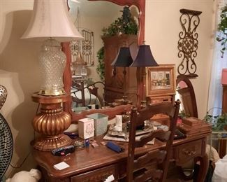 Thomasville Vanity and Mirror