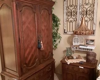 Thomasville Linen Armoire