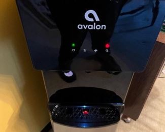Avalon water dispenser $50