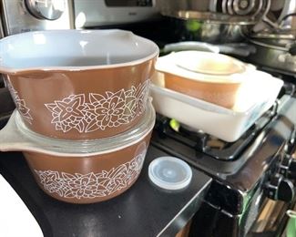 PYREX Woodlands casserole set (3p)  $100