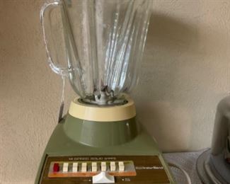 Avocado Green blender, works