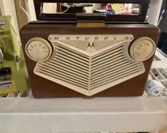 1960’s portable Motorola radio, tubes