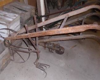 HAND CULTIVATOR