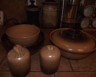 Heath USA 125 salt pepper serving bowls