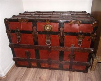 The Pacific Coast trunk and Bag Co. trunk