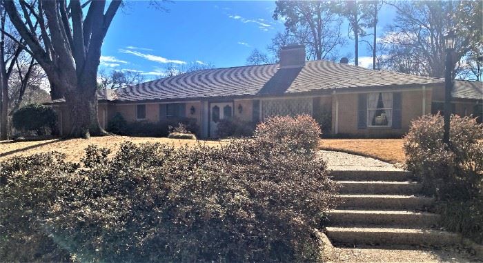 This 3358 square foot home is for sale. The estate sale is January 26-28 at 600 Green Lane at Pecan (near Sunnybrook and Fair Lane). We look forward to seeing you! (Come through the carport if it is raining.)