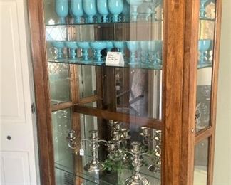 Lovely lighted display cabinet (front glass slides to the right to have access to this inside)