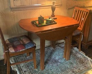 Small dropleaf table and chairs