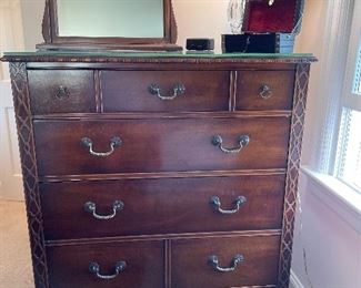 Chest of drawers (Kindel)