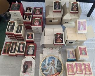 LOT 139 Barbie Hallmark ornaments, Holiday & Springtime. 45 boxes total pic 1/6