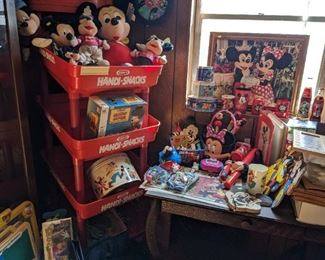 LOT 175 DISNEY LOT RACK NOT INCLUDED _pic 1/7