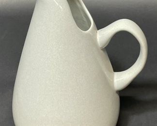 RUSSEL WRIGHT MCM ART POTTERY PITCHER 
Lot 289 - Sold as is no chips or cracks
expand_more
