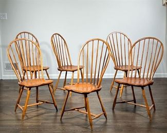 (6pc) WINDSOR SIDE CHAIRS  |  Six Windsor chairs of small size - l. 16 x w. 15 x h. 36.5 in.