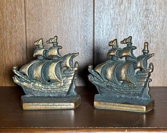 (2pc) SHIP BOOKENDS  |  Pair of vintage metal ship book ends - l. 5 x w. 4 in.