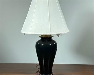 BLACK PORCELAIN BALUSTER LAMP  |  Monochrome noire baluster-form vase on a carved wood base, converted into a table lamp - h. 27 x dia. 16 in.
