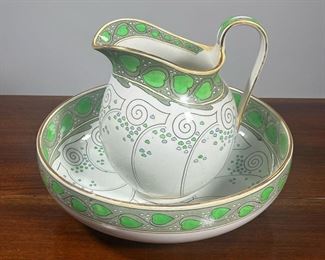ROYAL DOULTON PITCHER & WASHBOWL  |  With Ivy painted pattern - dia. 14.5 in. (washbowl)