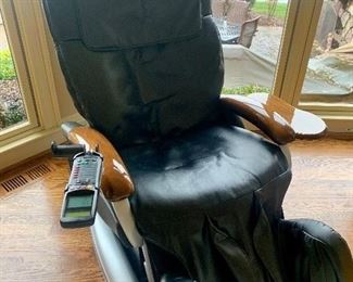 healthfocus iSymphonic massaging chair  