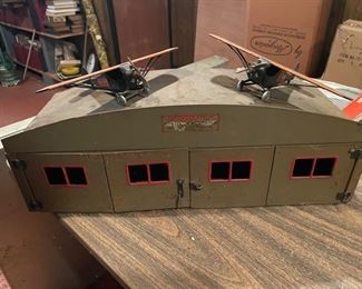 Buddy L Hangar and 2 Planes