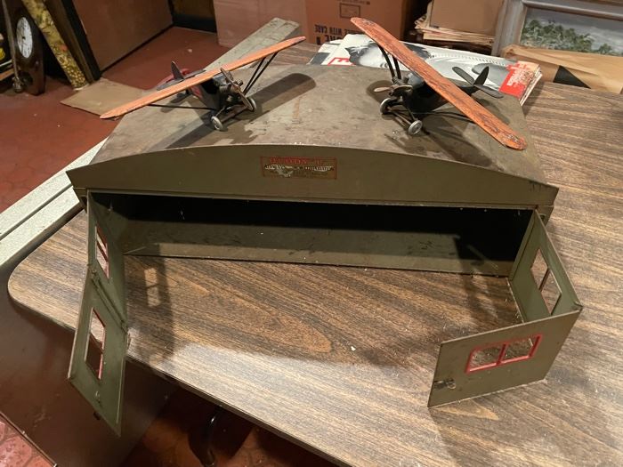 Buddy L Hangar and 2 Planes