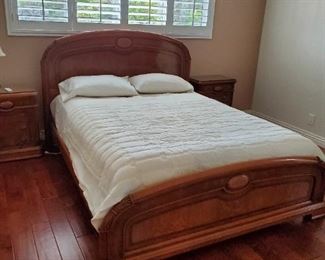 Beautiful Italian queen bed set