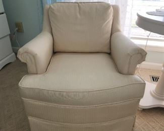 Broyhill occasional chair