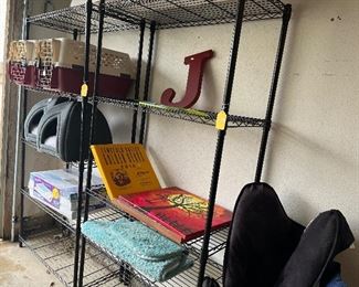 Metal, wire shelf.  Small pet carriers 
