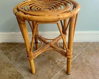 Rattan  mid height stools from Venezuela 
*we have two